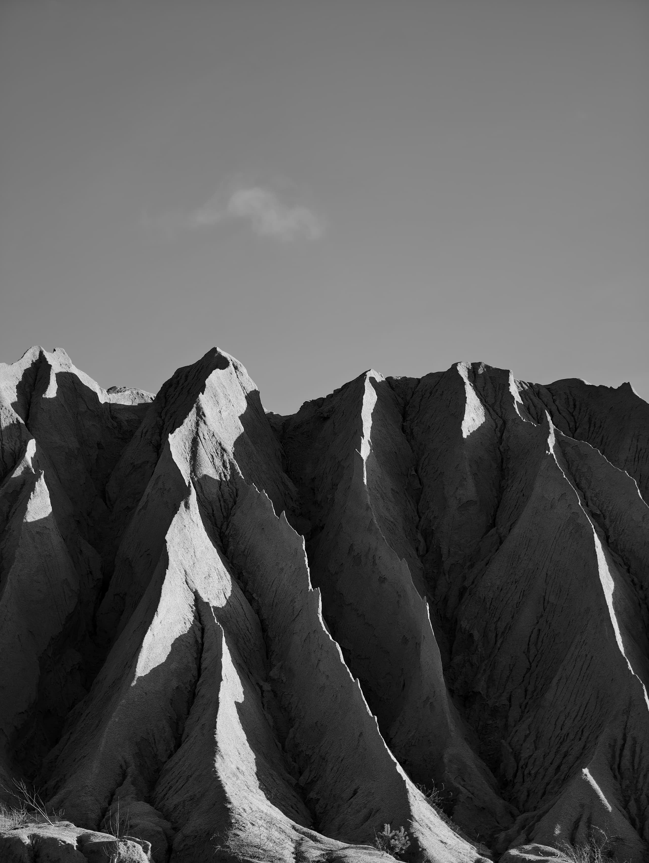 Rummu quarry black and white