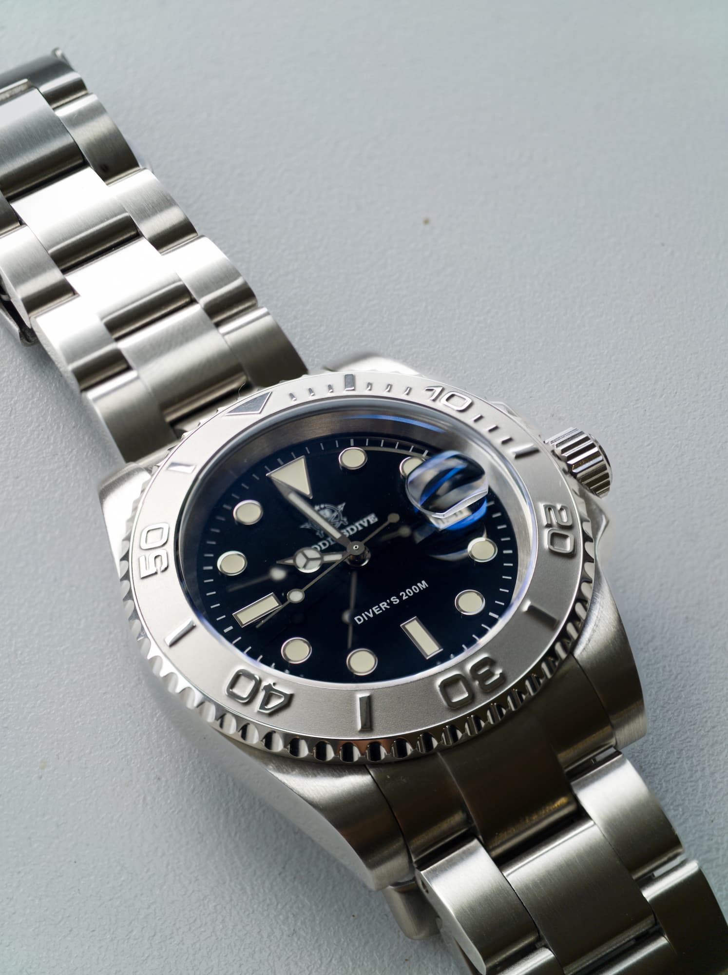 Addiesdive watch showcase