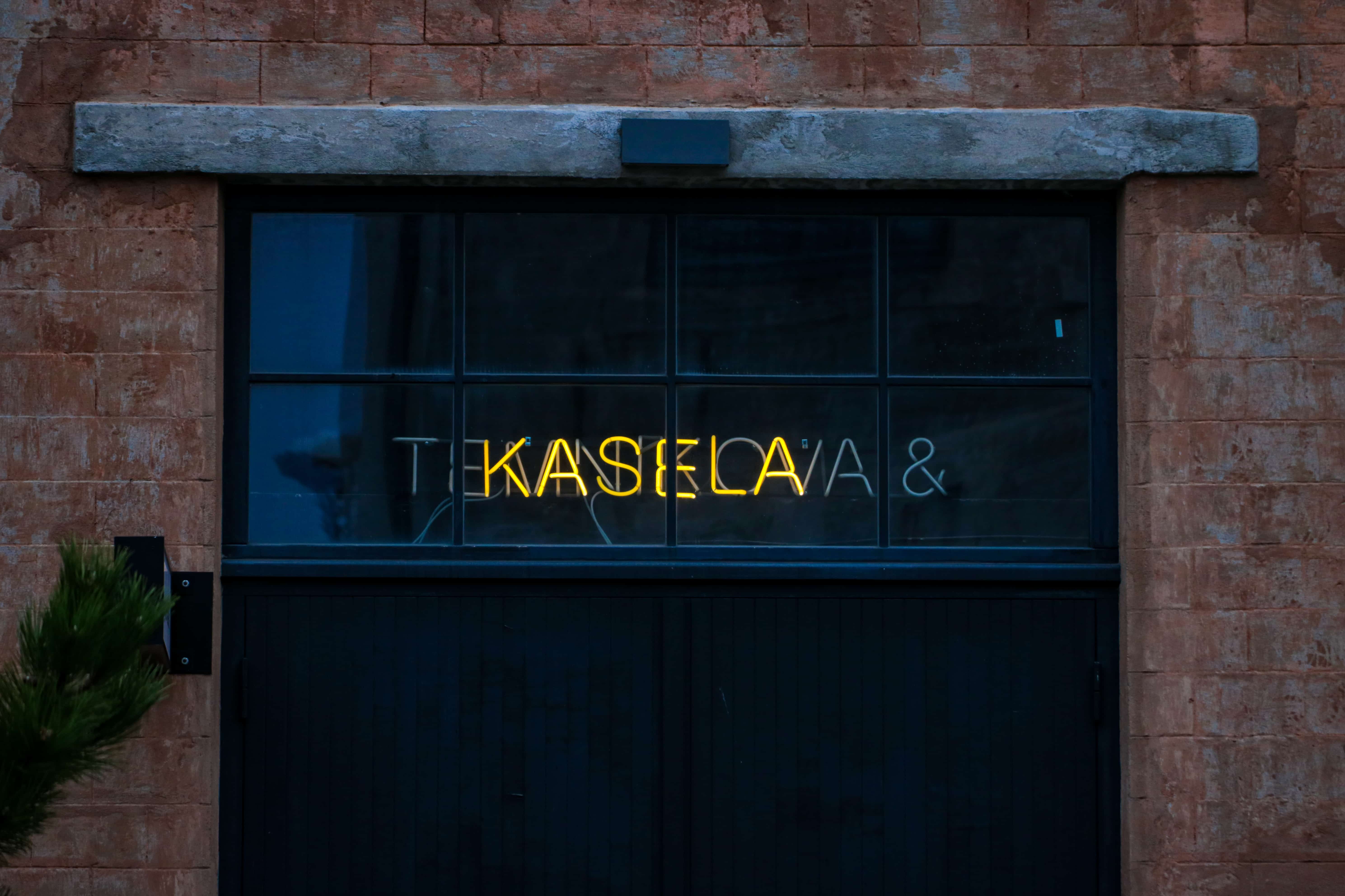 Picture of the Week - Kasela yellow neon logo